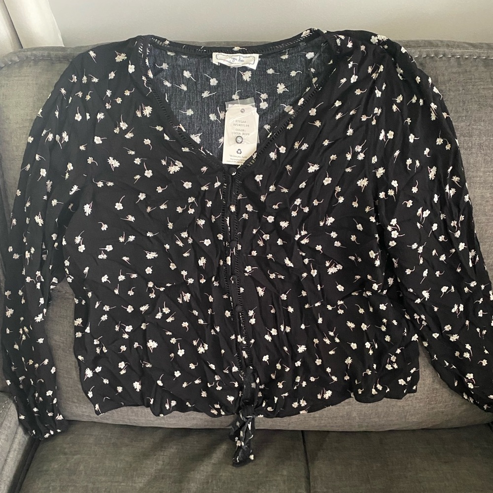 BRAND NEW! Front tie blouse